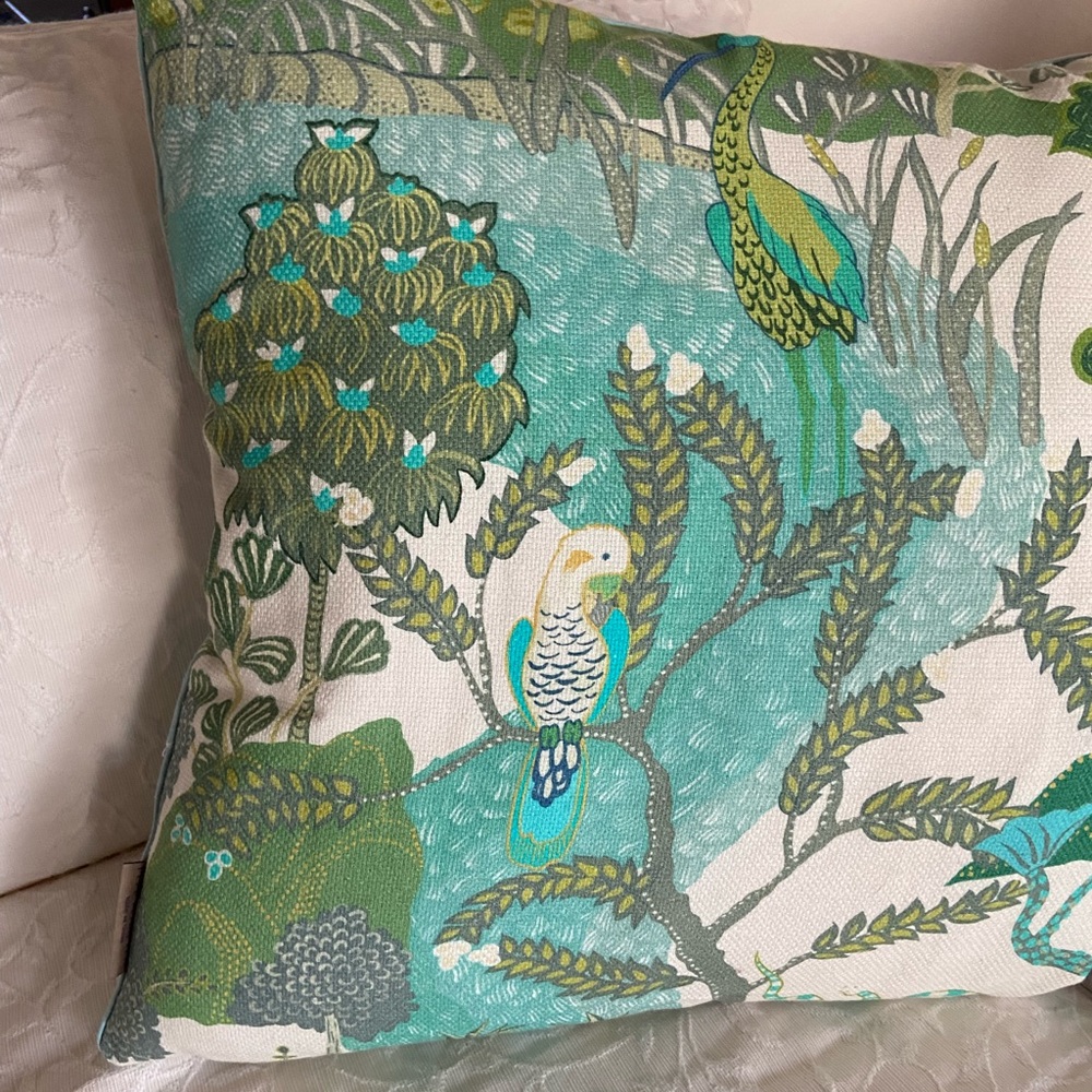 Chinoiserie inspired pillow and insert 💖